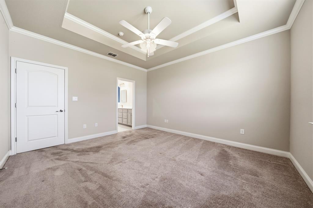 557 Perry Lane Property Photo 13