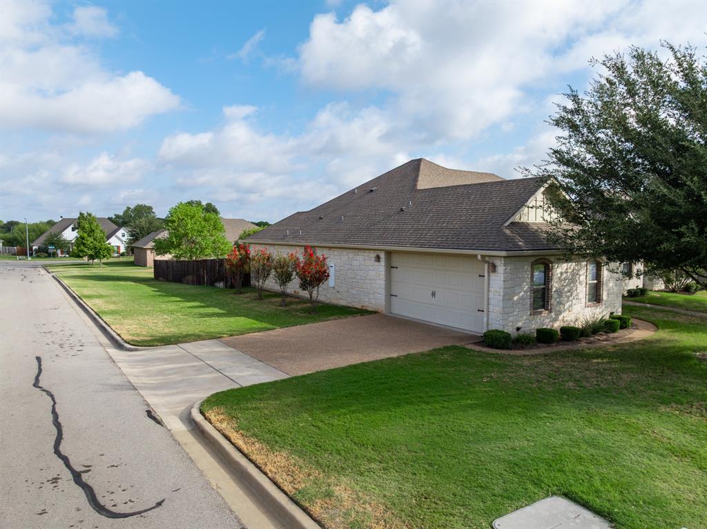 557 Perry Lane Property Photo 23