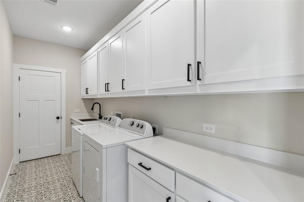 940 Declaration Drive Property Photo 24