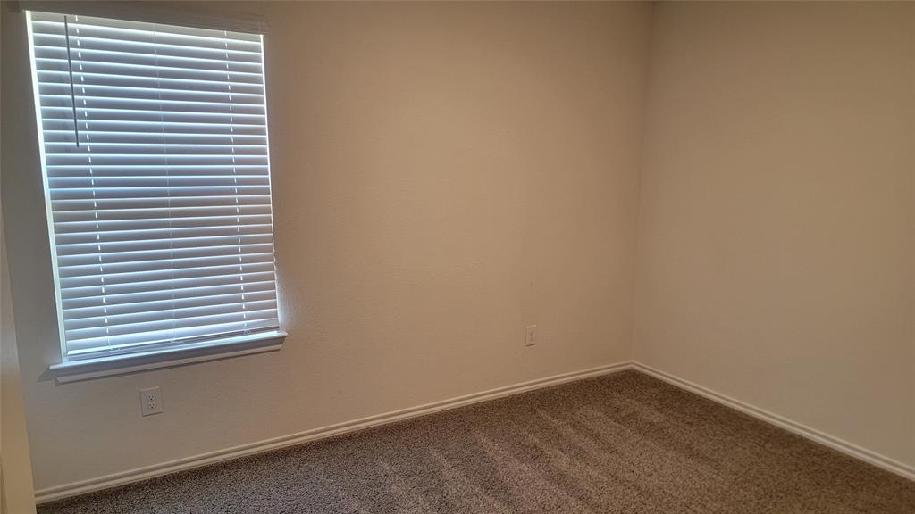 808 Twin Edge Drive Property Photo 19