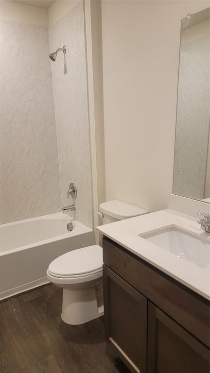 808 Twin Edge Drive Property Photo 23