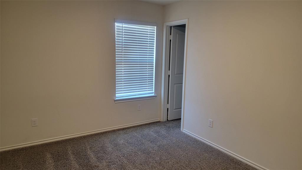 808 Twin Edge Drive Property Photo 24