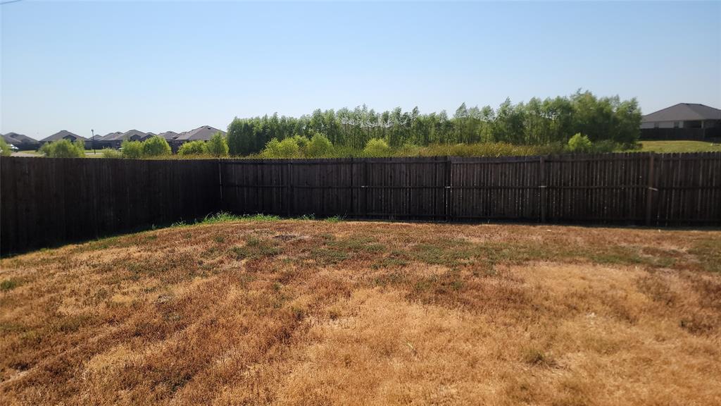 808 Twin Edge Drive Property Photo 27