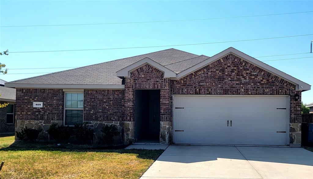 808 Twin Edge Drive Property Photo 29