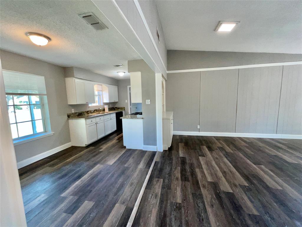 3008 Arapaho Road Property Photo 4