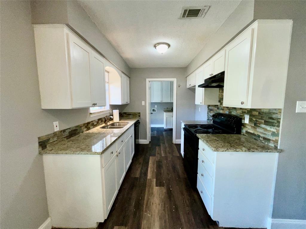 3008 Arapaho Road Property Photo 10