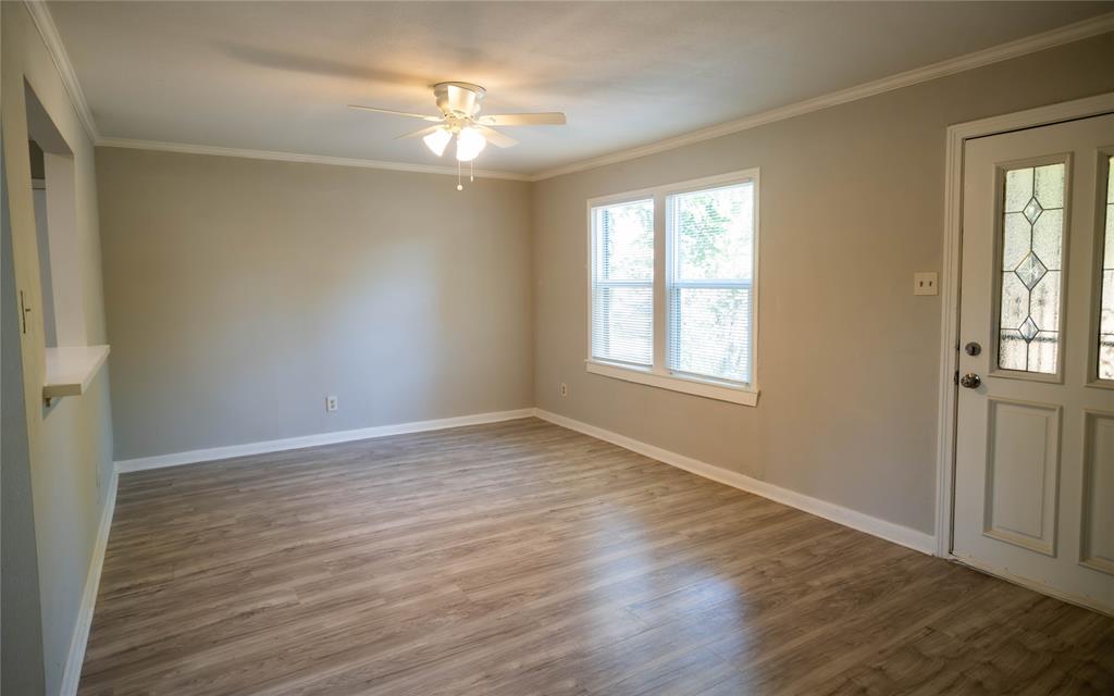 2720 Hanger Avenue Property Photo 6