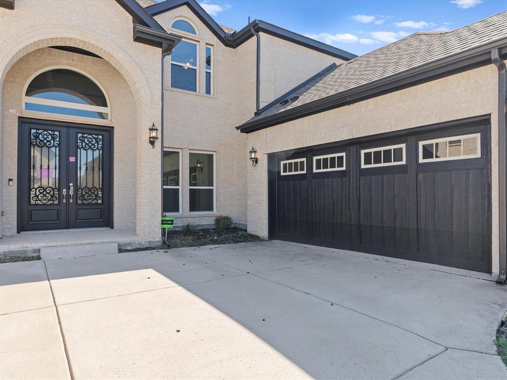 213 Winding Creek Lane Property Photo 4