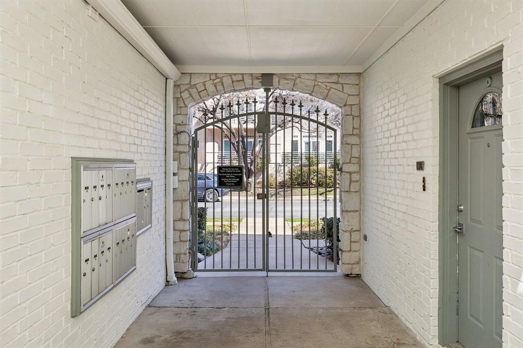 4125 Holland Avenue 203 Property Photo 18