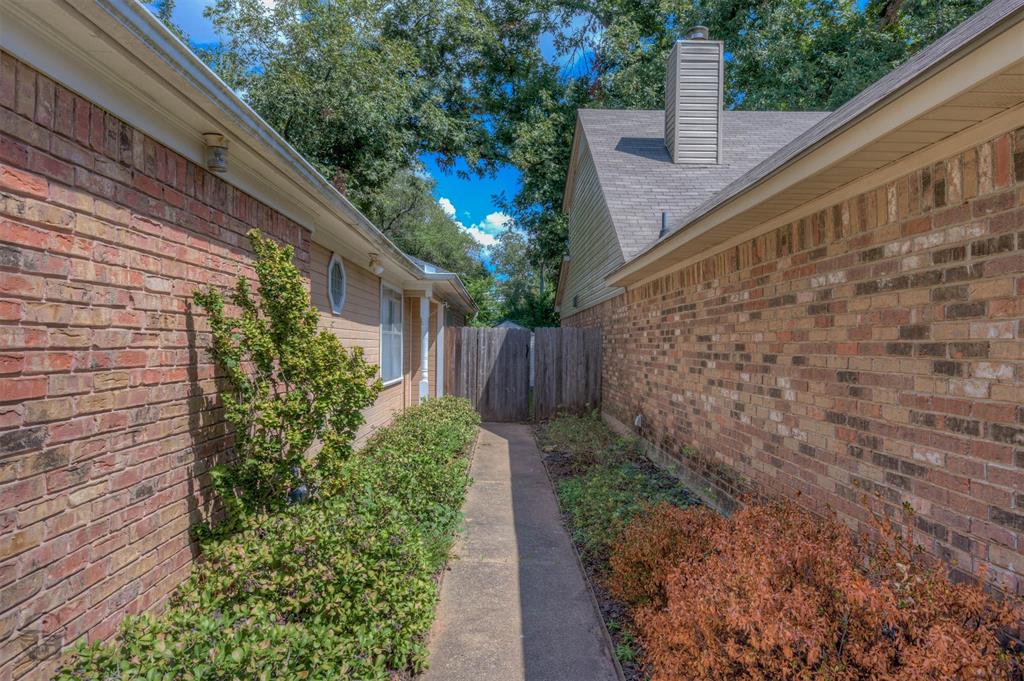 1331 Pecan Square Property Photo 2