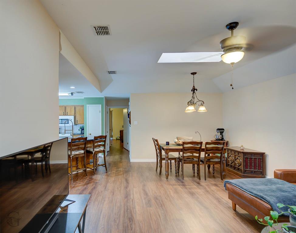 1331 Pecan Square Property Photo 5