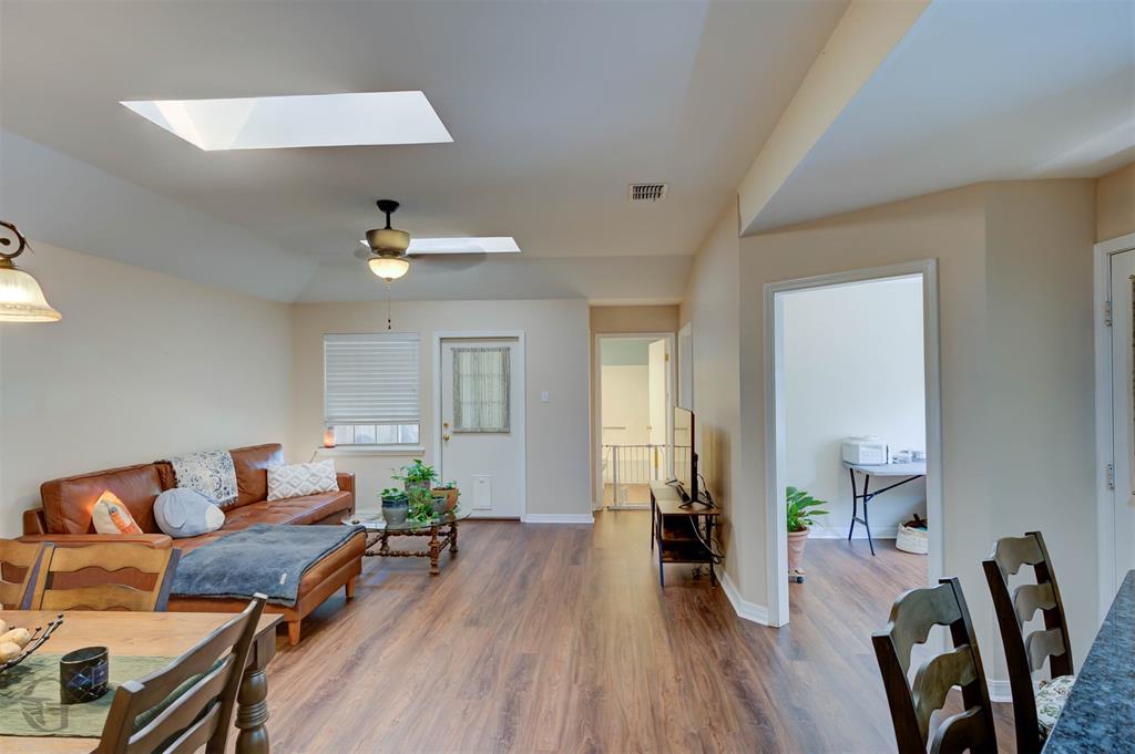 1331 Pecan Square Property Photo 10