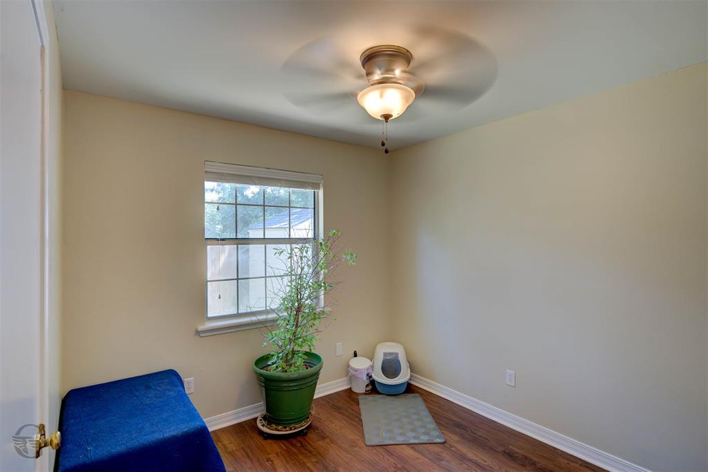1331 Pecan Square Property Photo 12