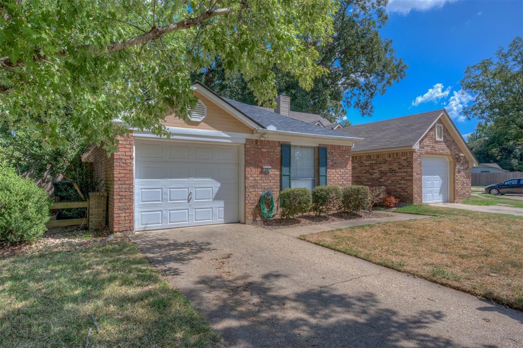 1331 Pecan Square Property Photo 13
