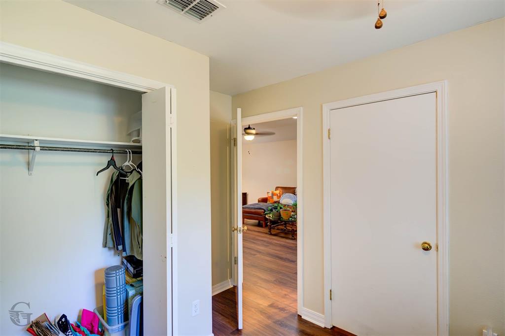 1331 Pecan Square Property Photo 14