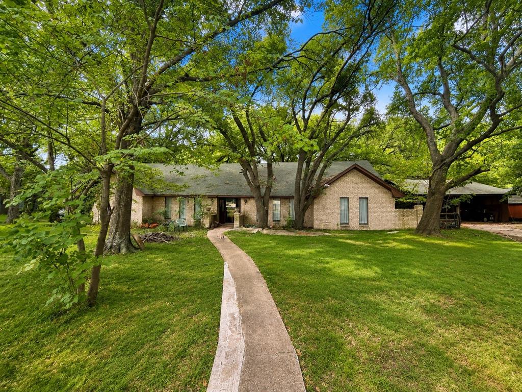 7102 S Interstate Highway 45 S Property Photo 1
