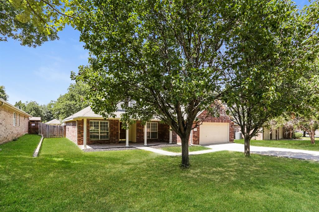2217 Forest Park Circle Property Photo 2