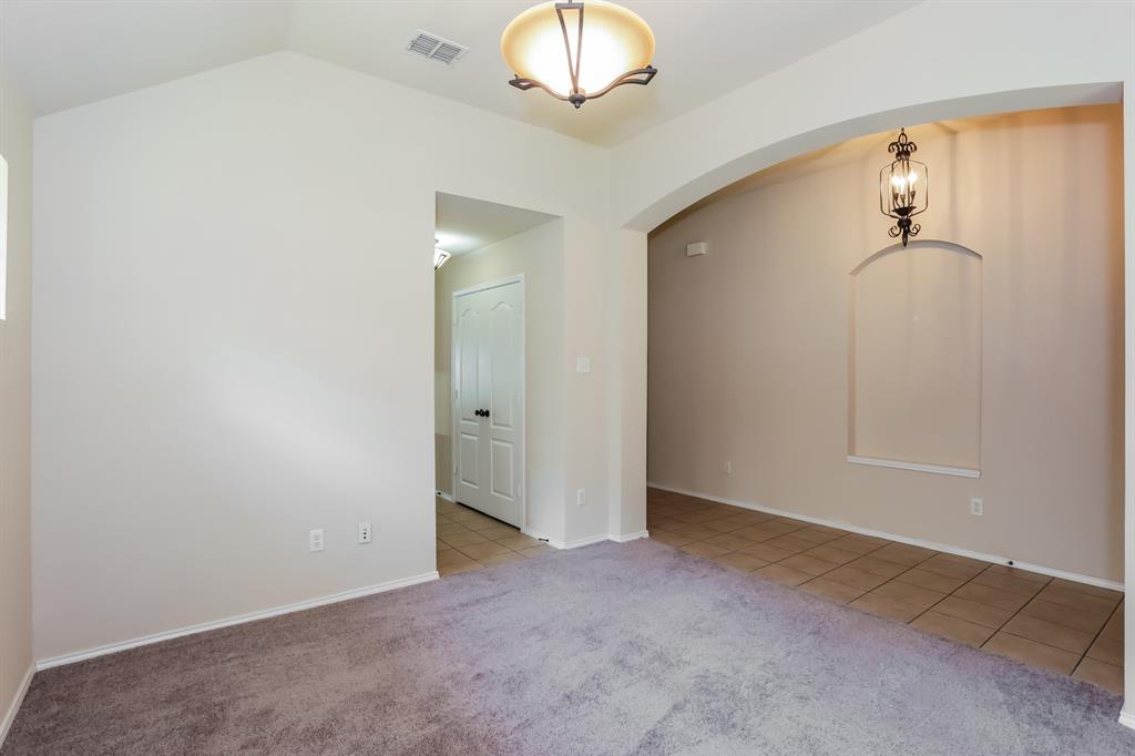2217 Forest Park Circle Property Photo 8