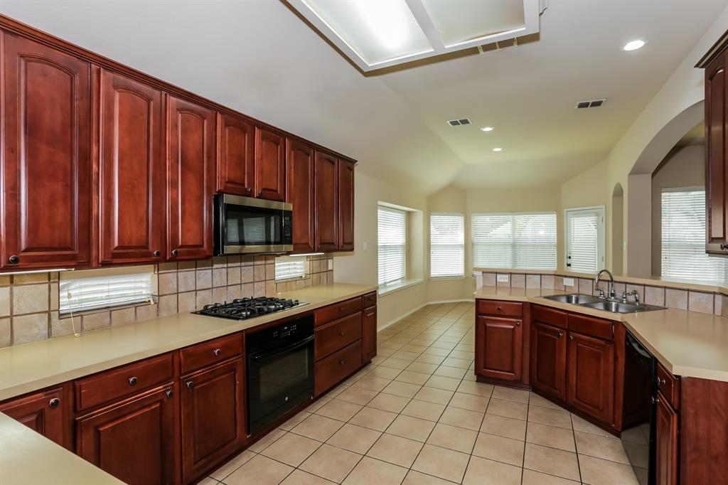 2217 Forest Park Circle Property Photo 13