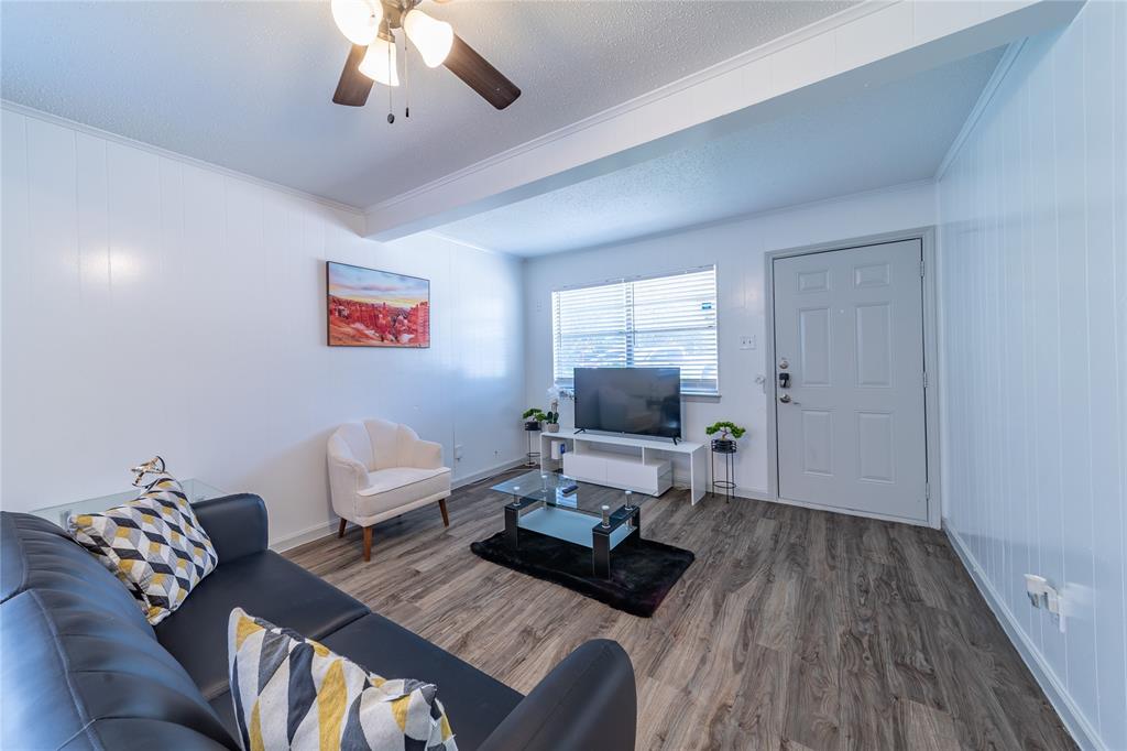 414 Donnell Drive B Property Photo 5
