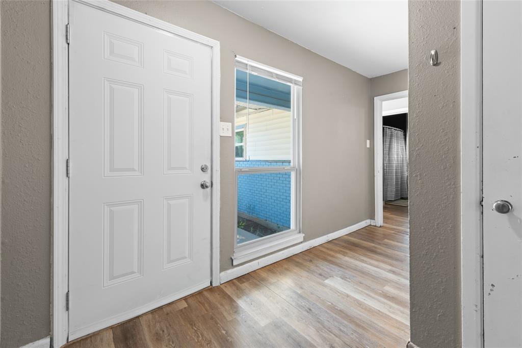 1134 S Pioneer Drive Property Photo 6