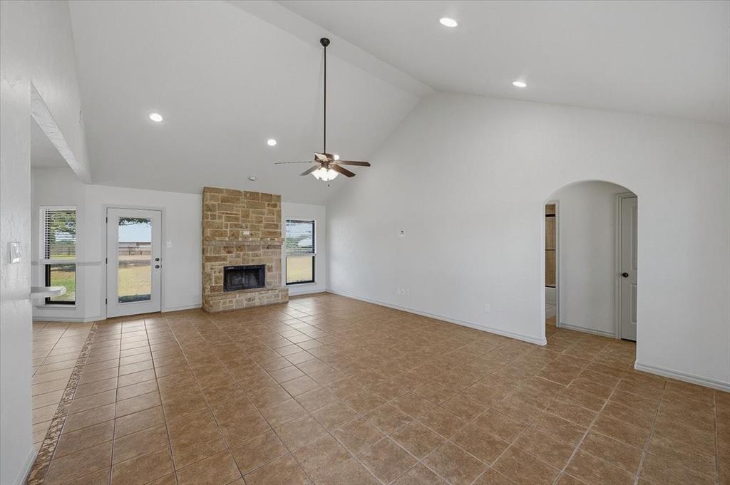 105 Savannah Drive Property Photo 4
