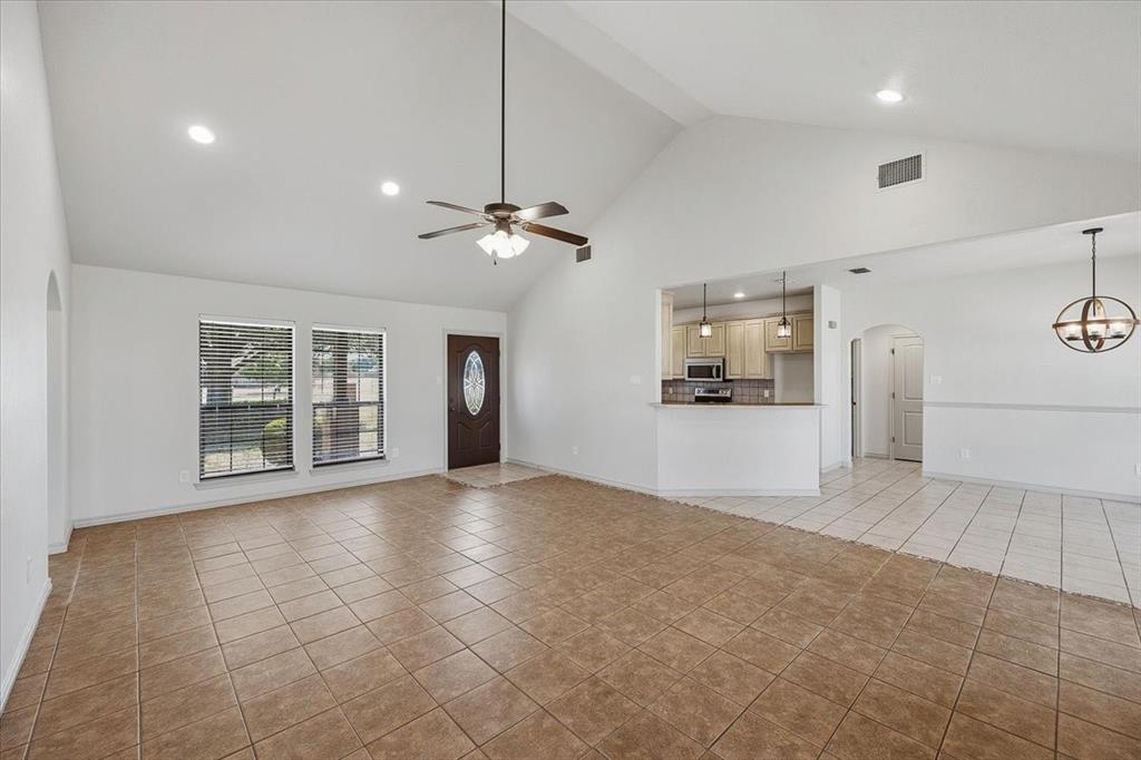 105 Savannah Drive Property Photo 6