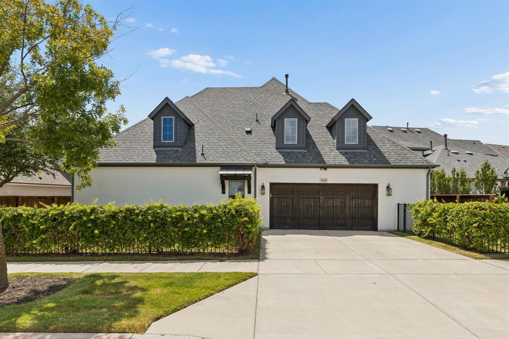 1828 Quiet Oak Place Property Photo 3