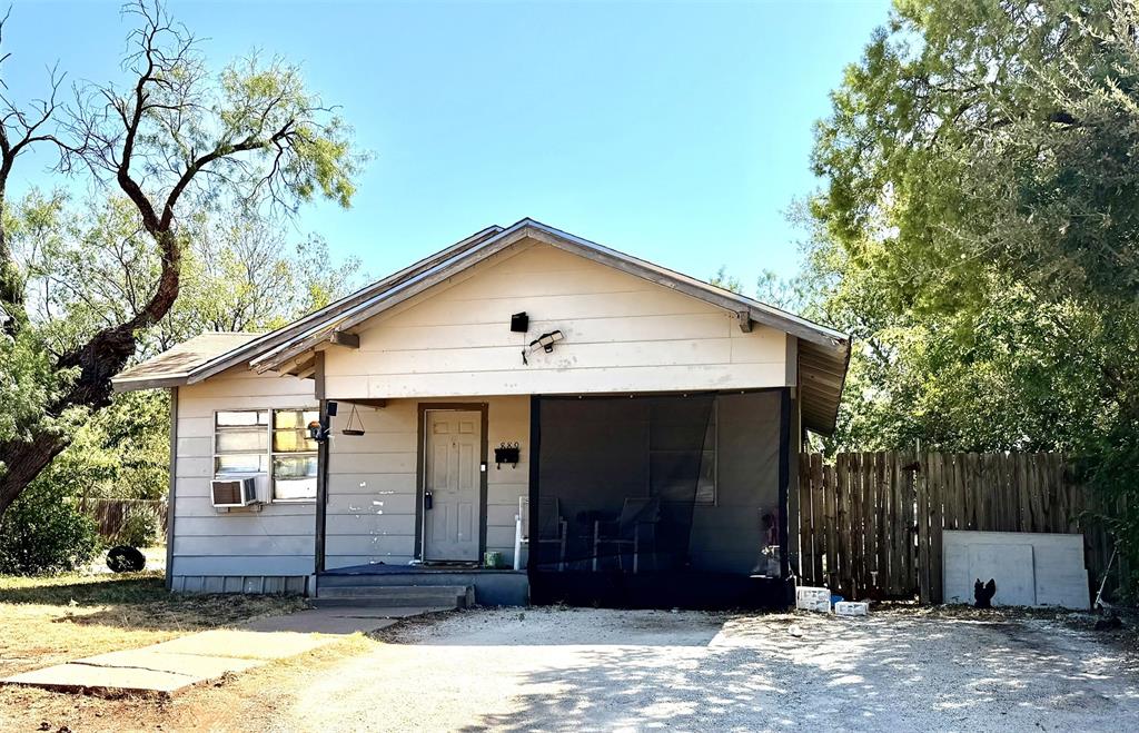 889 Kirkwood Street Property Photo 1