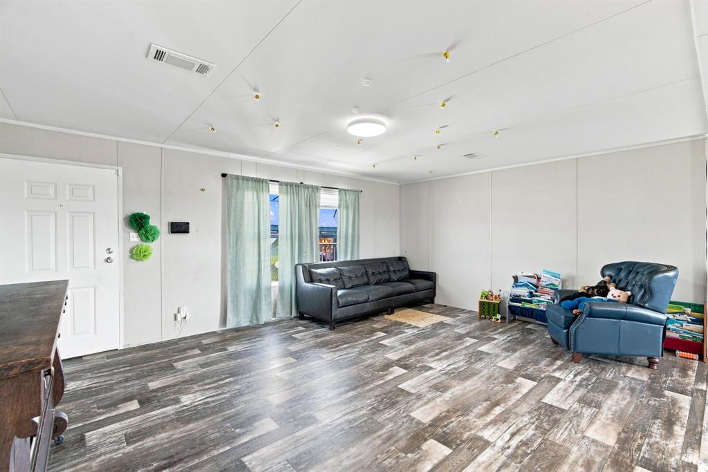 126 Common Way Property Photo 6