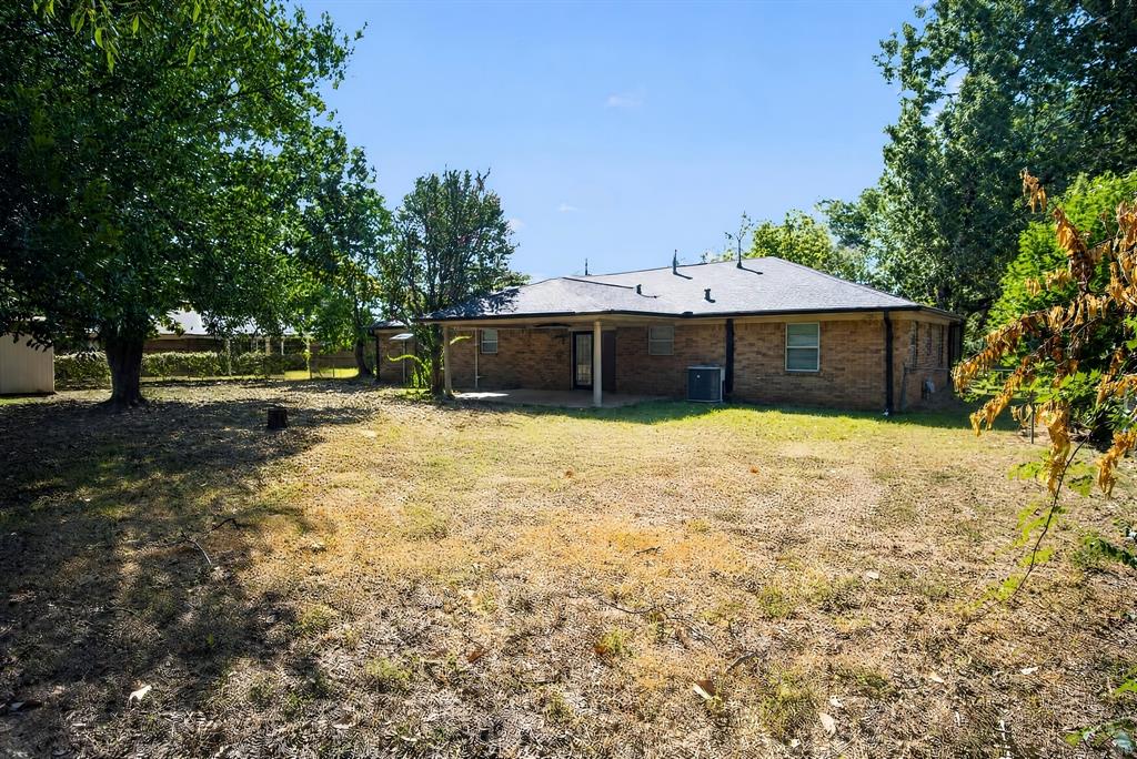103 Clover Lane Property Photo 6