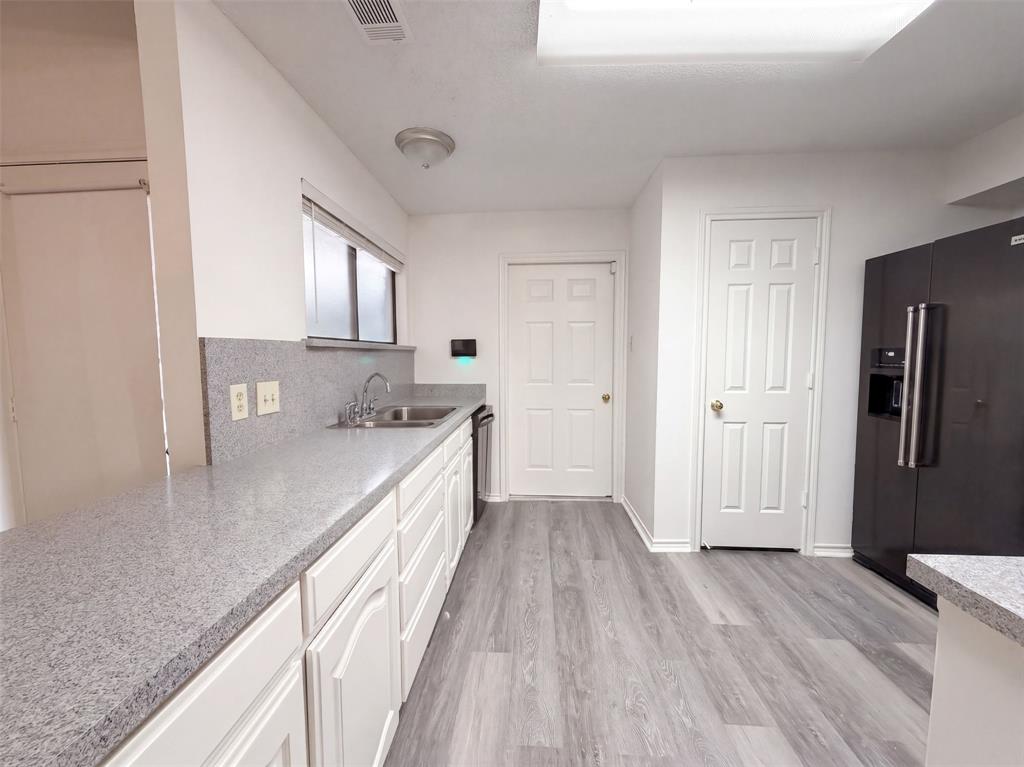 5836 Westhaven Drive B Property Photo 6
