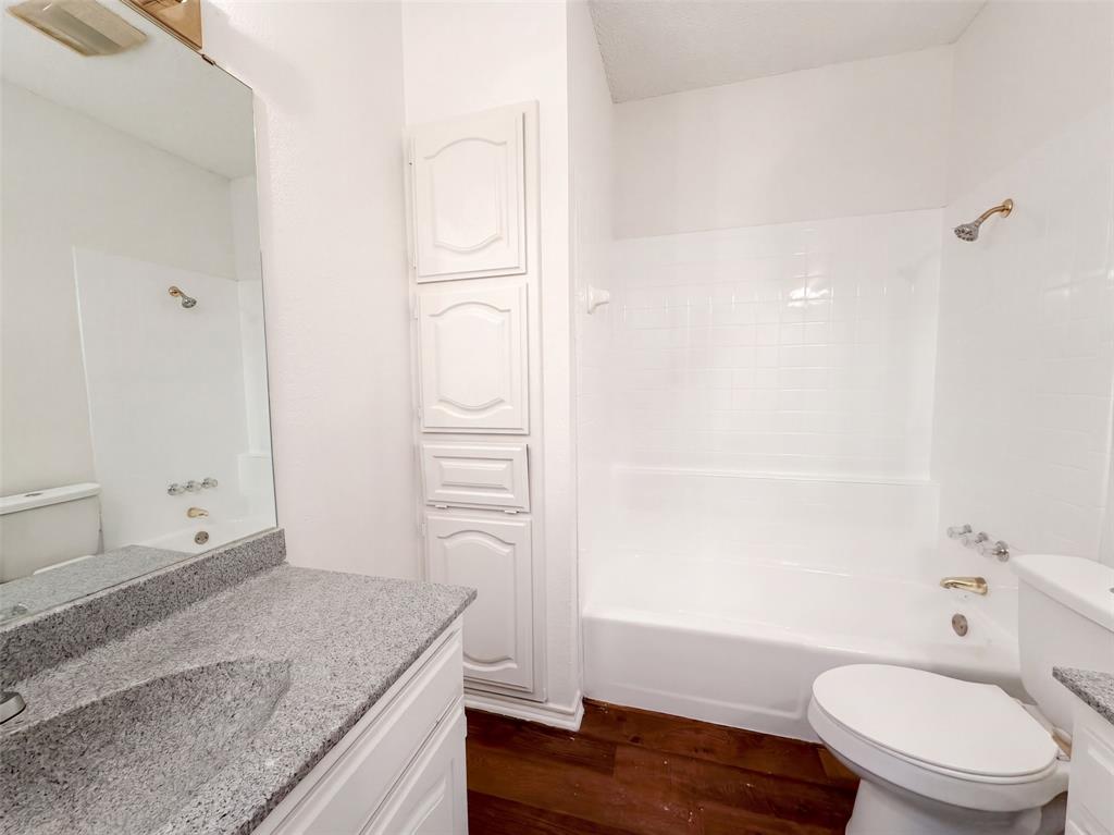 5836 Westhaven Drive B Property Photo 12