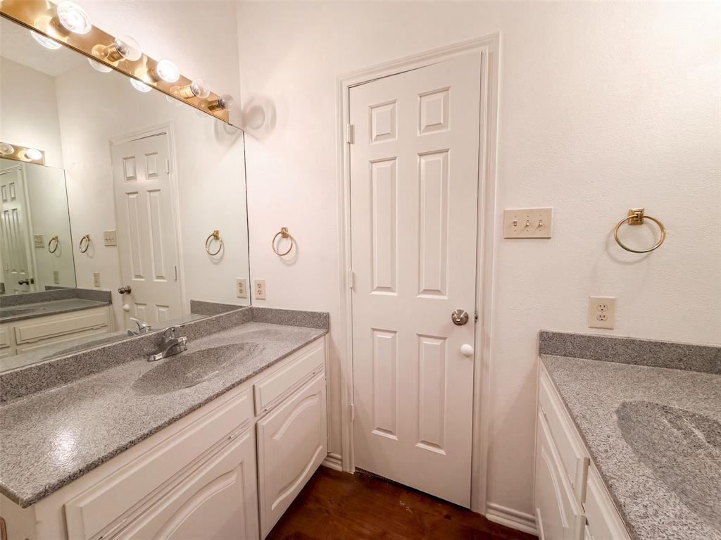 5836 Westhaven Drive B Property Photo 13