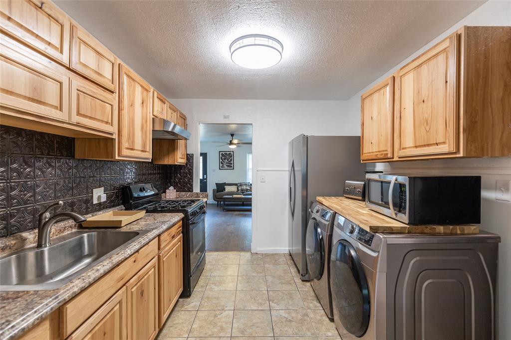 3010 Bickley Street Property Photo 7