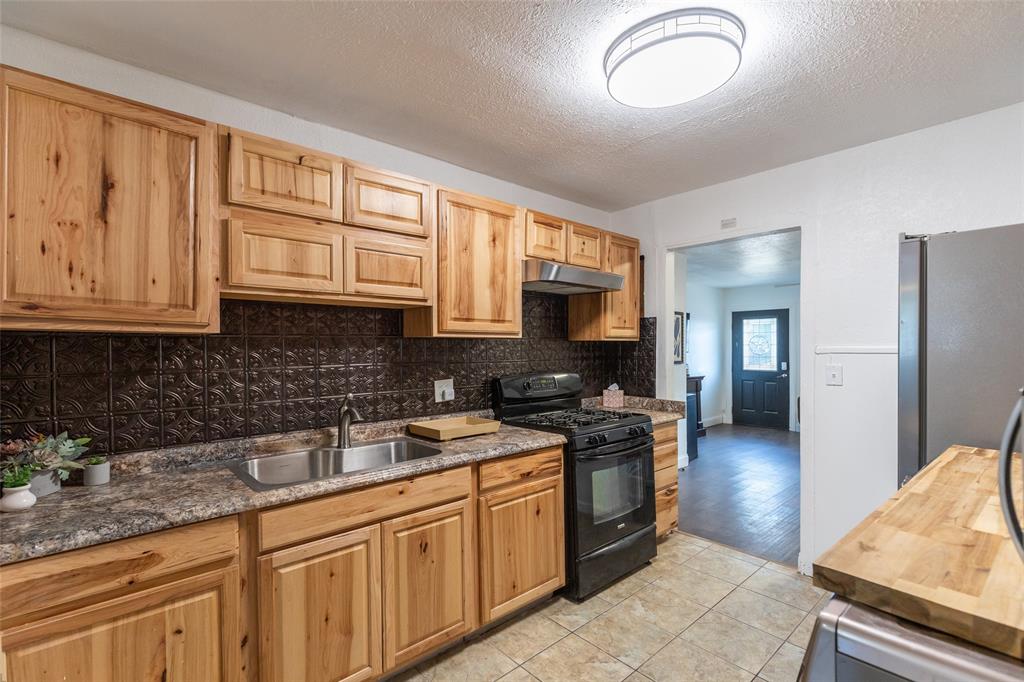 3010 Bickley Street Property Photo 8