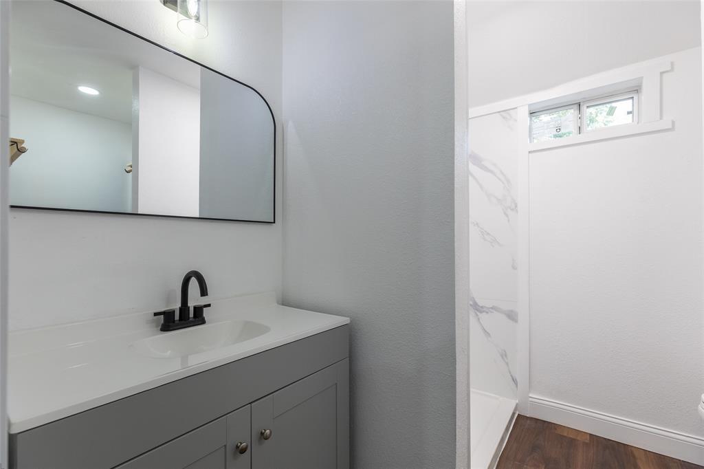3010 Bickley Street Property Photo 21