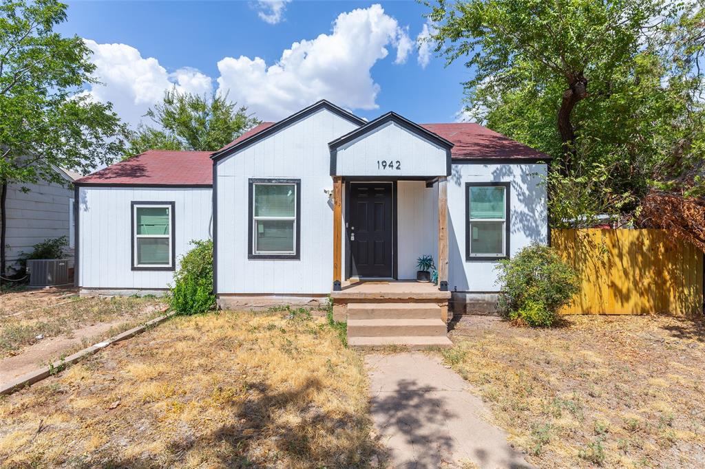 1942 S 20th Street Property Photo 1