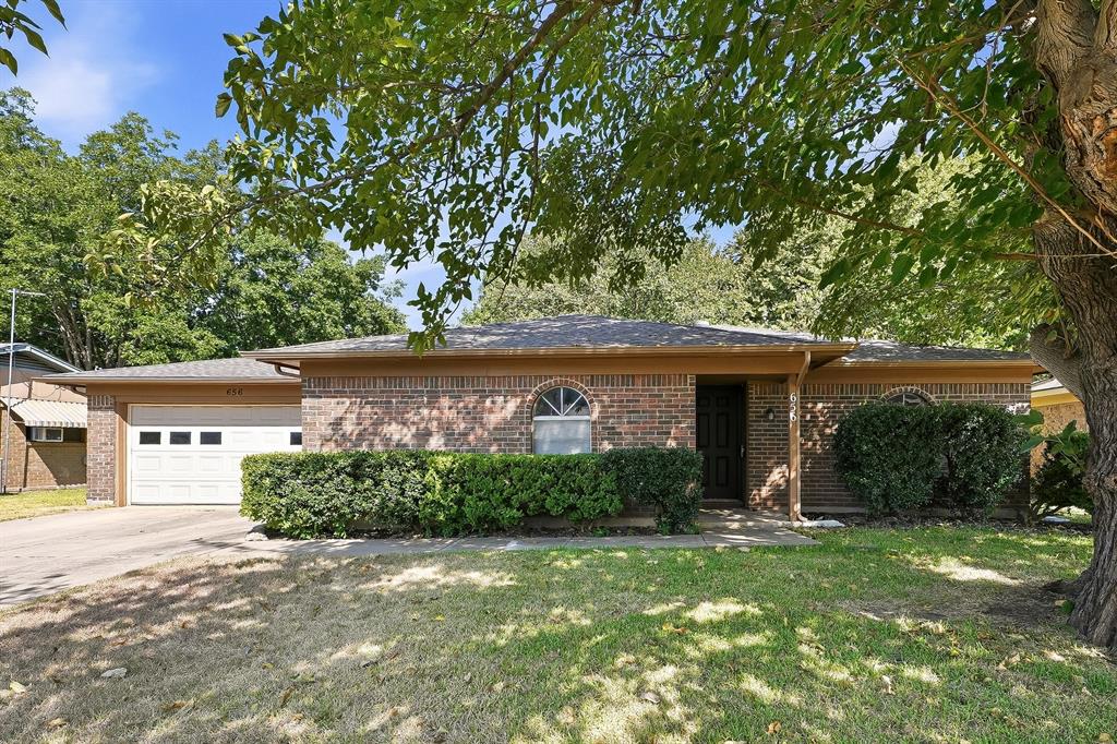 656 Sue Ann Lane Property Photo 1