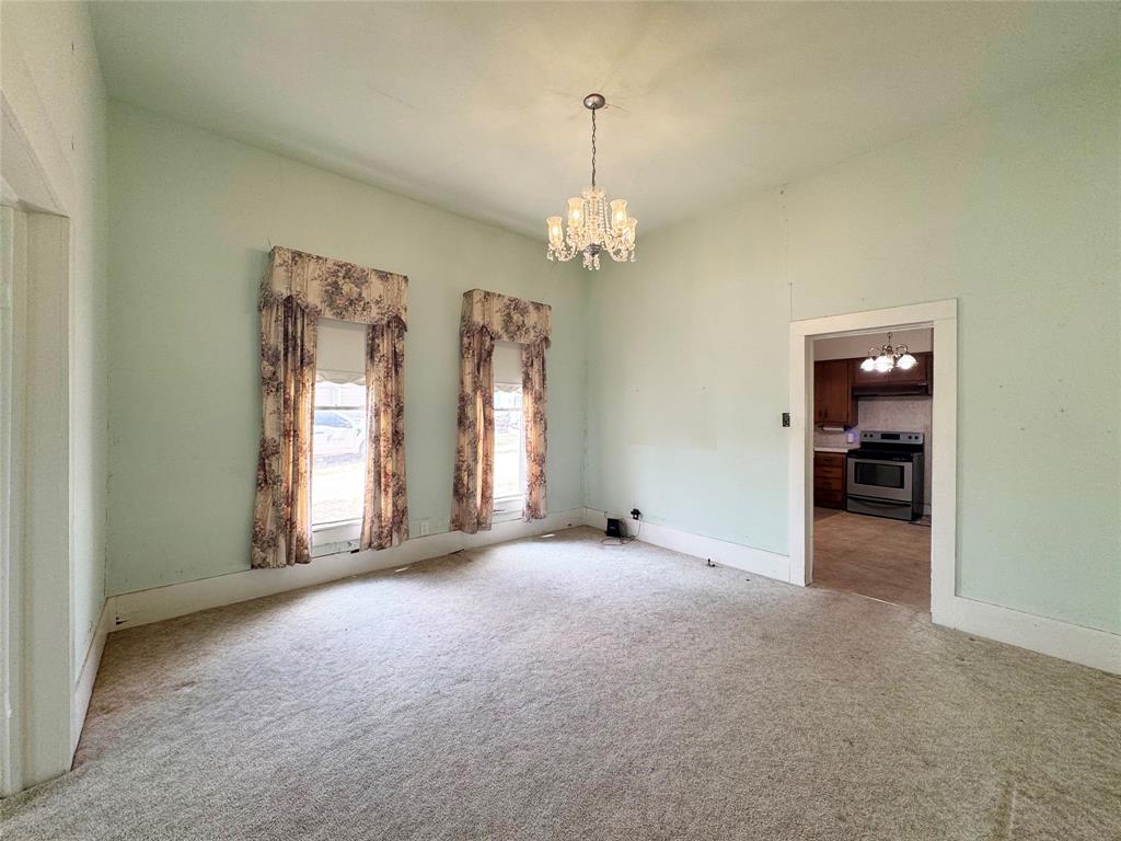 702 Avenue B Property Photo 12