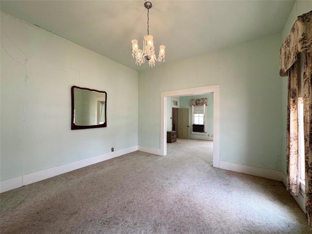 702 Avenue B Property Photo 13