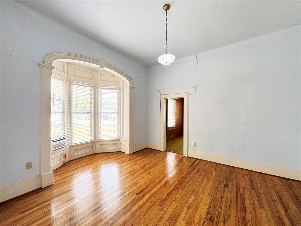 702 Avenue B Property Photo 20