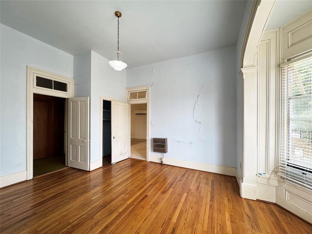 702 Avenue B Property Photo 22