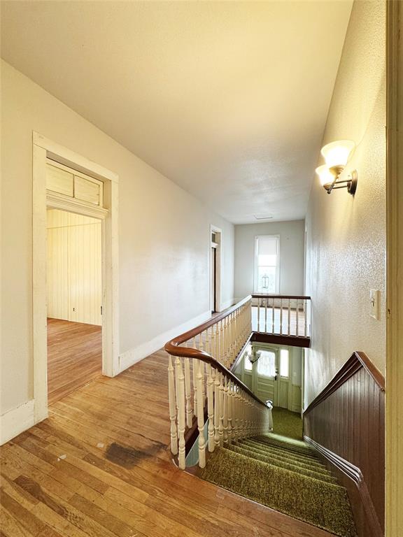 702 Avenue B Property Photo 27