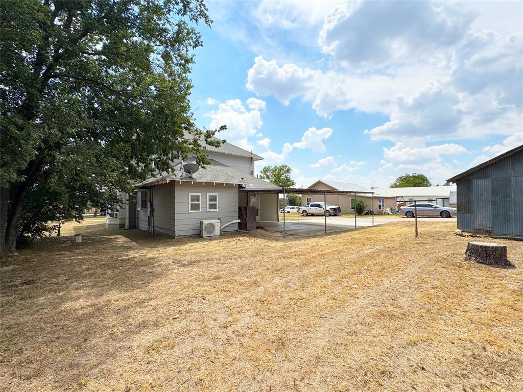 702 Avenue B Property Photo 33
