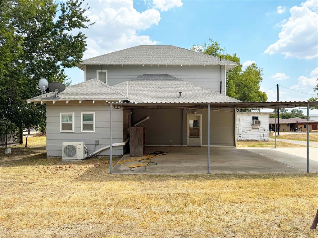702 Avenue B Property Photo 34