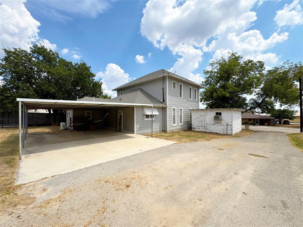 702 Avenue B Property Photo 35