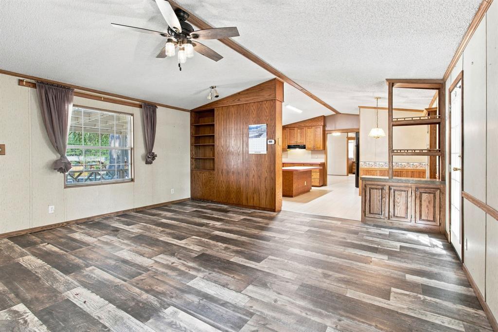 7302 Oak View Property Photo 3