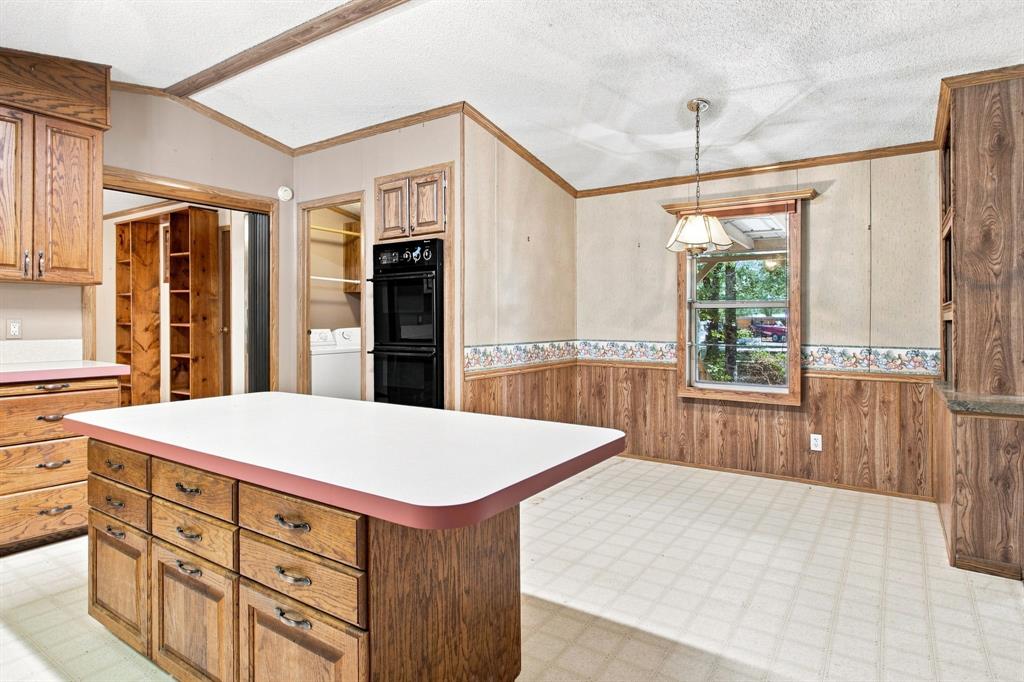 7302 Oak View Property Photo 7