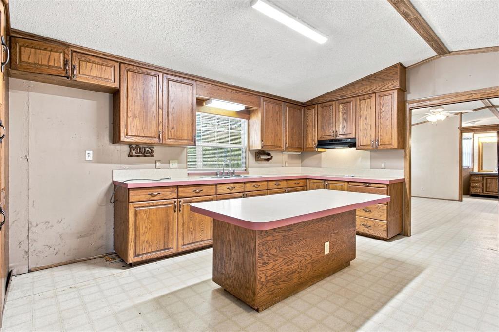 7302 Oak View Property Photo 8